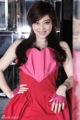 幻灯图集：梅婷暖春惬意写真 笑颜如花温柔如水