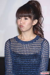 组图：谢欣颖望婚礼简单 袁艾菲驳王心凌是小三