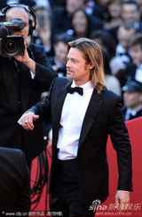 组图：皮特戛纳走秀长发黑超显帅气