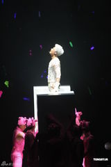 组图：郭富城个唱变型金刚舞台华丽震撼