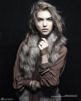 高清组图：超模艾利桑娜-缪斯登《Vogue》封面