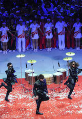 组图：亚运闭幕仁川十分钟表演 Rain激情献唱