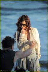 高清组图：布鲁斯-威利斯女儿性感着装拍时尚广告