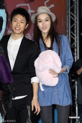 组图：韦礼安电影处女作上映 称票房破亿即裸泳