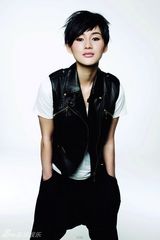 幻灯：“孔女”陈瑞改口“发爸”有感而发