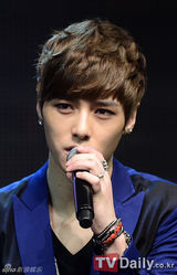 组图：华人男团M4M韩国出道 四成员揭神秘面纱