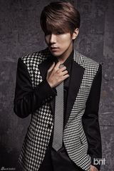 高清：韩团Mpire写真穿格纹豹纹西装张扬个性