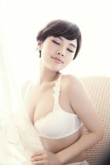 组图：徐冬冬拍泳池性感写真 成新生代宅男新宠