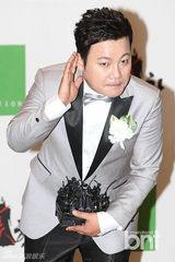 组图：金贤哲举行婚礼 刘在石朴明洙等捧场