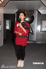 组图：卢颂之何思谚出席Hello Kitty研究所开幕典礼