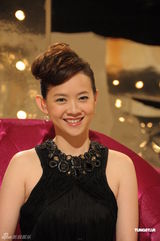 组图：2012港姐竞选 司仪访问六强佳丽