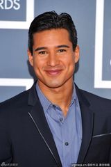 组图：格莱美红毯群星纷纷亮相星光熠熠