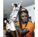 组图：欧美歌手万圣节被恶搞僵尸装