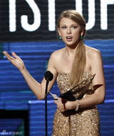 高清：众星献艺2011AMA颁奖礼 斯威夫特捧大奖