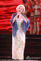 组图：百花奖颁奖礼 于淑珍献唱《万泉河水清又清》