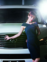 组图：柳岩性感写真曝光 五款造型演绎都会气质