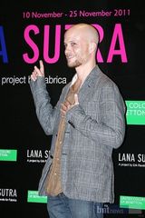 组图：南圭丽李载允等出席《LANASUTRA》展示会