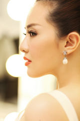 幻灯组图：孟茜烈焰红唇酥胸诱人 为荷兰脱颖而出