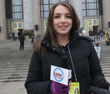 组图：2014两会美女记者众生态 美貌智慧并存