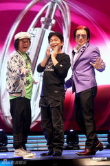 组图：吴宗宪彩排金钟电视节目 开玩笑自嘲未入围