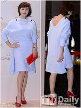 组图：金惠秀权相佑成宥利等优雅亮相品牌活动