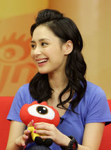 独家高清组图：阿娇做客新浪 模仿独眼小浪