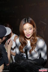 组图：乐基儿否认与黎明离婚后生活水平下跌