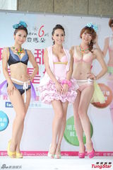 组图：人妻关颖性感挤奶 不怕老公吃醋