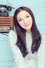 组图： 陈思诺写真淡雅清新 美丽不失大气