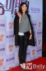 组图：秀智BoA申敏儿等女神齐捧《官能的法则》