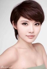 组图：徐冬冬拍摄裸妆写真 变身清纯佳人