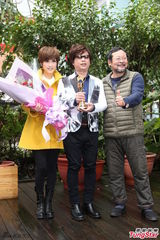 组图：王俊杰抵房发新片 情人节唱情歌遥祝老婆