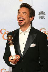 高清组图：小罗伯特-唐尼获影帝 狂吻老婆爱不停