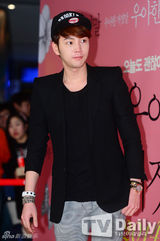 组图：张根硕李玹雨等为《优雅的谎言》站台