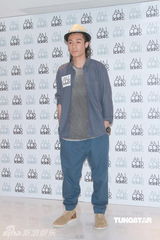 组图：周笔畅出席时尚活动 忙工作无暇照应店铺