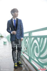 组图：炎亚轮精美写真 享受刻骨铭心恋爱