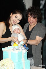 组图：康康夫妻摆儿子满月酒 高凌风贺喜反遭吐槽