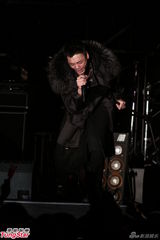 组图：A-Lin落泪小宇忙救场 信旋风登台引高潮