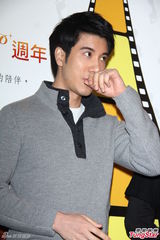 组图：王力宏婚后首露面 坦言计划生子中