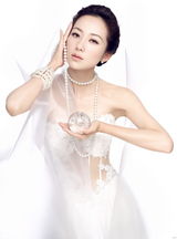 组图：韩雪化身梦幻新娘释放黑暗光明魔力