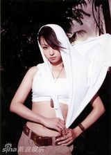 组图：深田恭子28岁生日发写真 大胆展露好身材