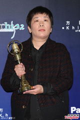 组图：温郁芳凭《含苞欲坠》获金钟奖编剧奖