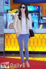 组图：少时Tiffany韩彩英等助阵车艺莲新片