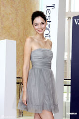 组图：陈法拉Ana R裙装性感 陈豪帅气西装亮相