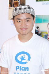 组图：王祖蓝唐宁欧倩怡探访陕西贫童