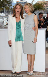 幻灯图集：梅格-瑞恩和约旦皇后组“女子军团”亮相