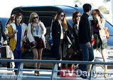 组图：4minute与T-ara赴泰机场装扮时尚