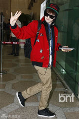 组图：韩团4minute等飞赴日本出演家族演唱会