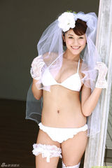 高清组图：原干惠性感内衣写真 披白纱笑容甜美