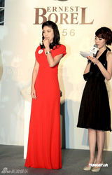 幻灯图：陈慧琳代言成浪漫女神 长裙衬窈窕身材